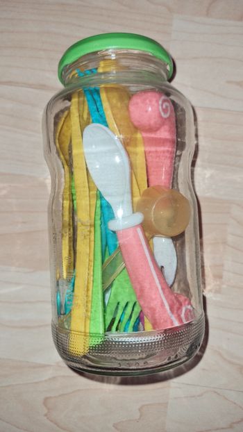 Bocal avec couverts pour bébé