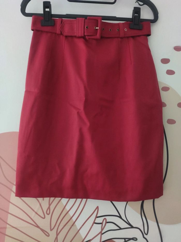 Jupe rouge avec ceinture taille 38