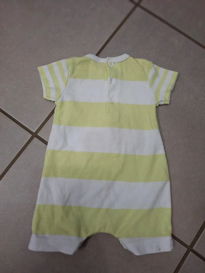 Combishort Bébé 1mois neuf - photo numéro 4