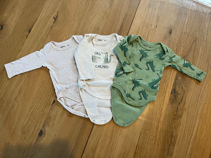 Lot bodies manches longues, jumeaux ou non - photo numéro 3