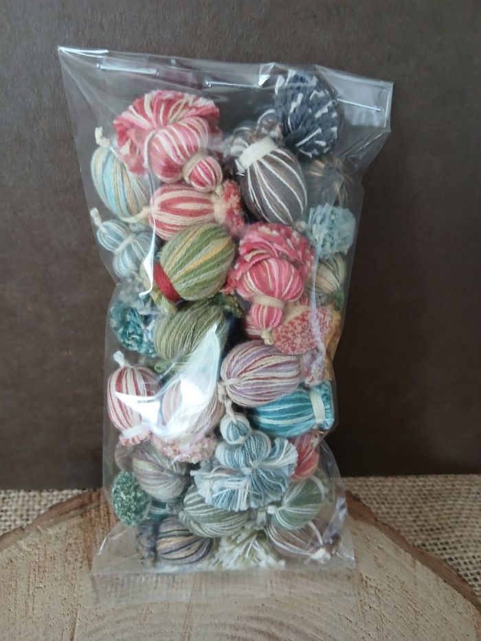 Lot de 42 glands pompons multicolore - photo numéro 7