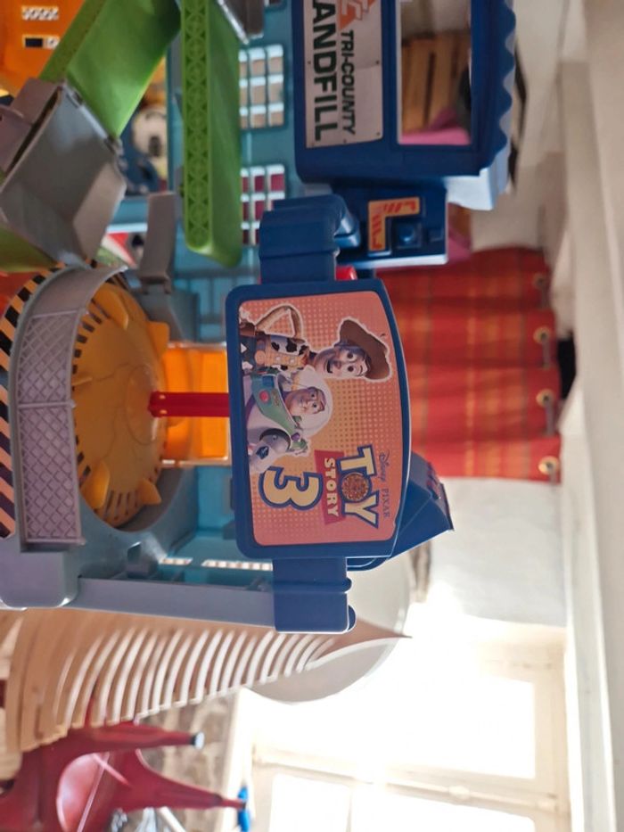 Jouets toy story 3 avec 7 figurines - photo numéro 2