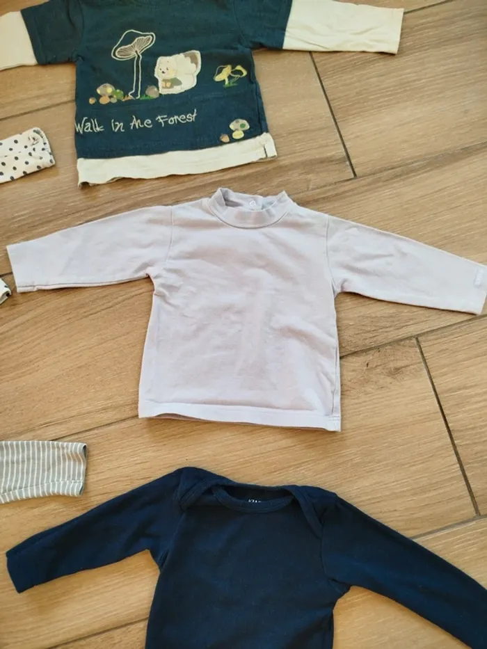 Lot T-shirt longues manches + bodys bébé fille 12 mois - photo numéro 4