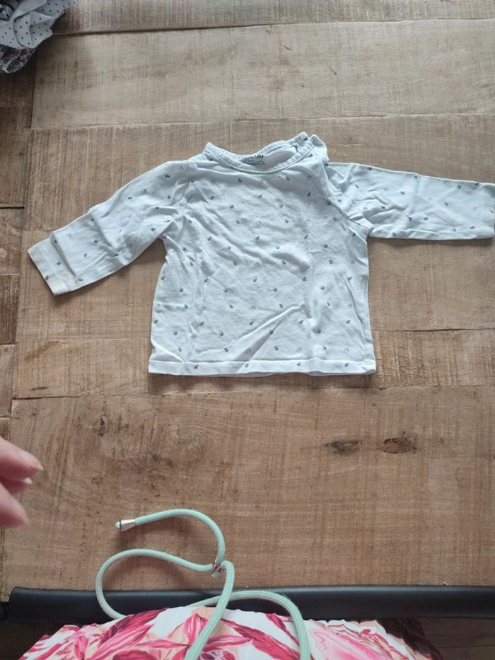 Lot de 5 t shirt kiabi manches longues 6 mois - photo numéro 2