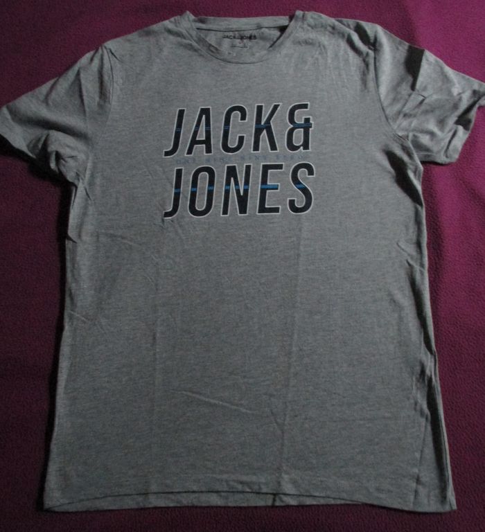 tshirt gris taille M Jack & Jones