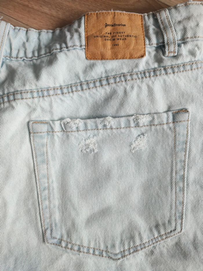 Short en jean mom taille 44 Stradivarius excellent état - photo numéro 3