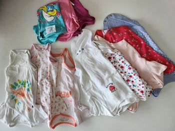 Lot bodies manches courtes