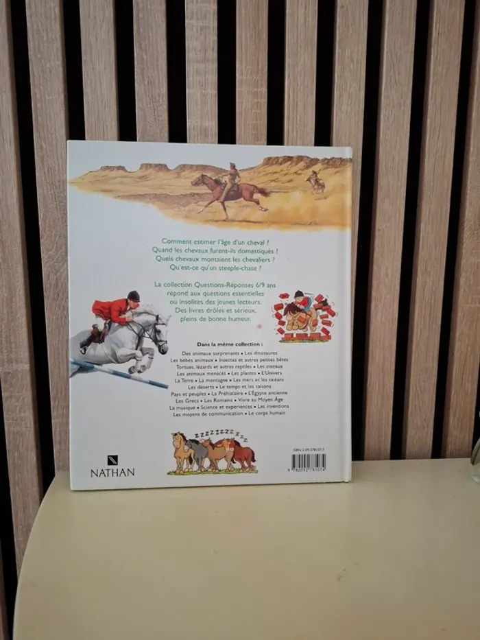Livre Questions Réponses  Les chevaux - photo numéro 2