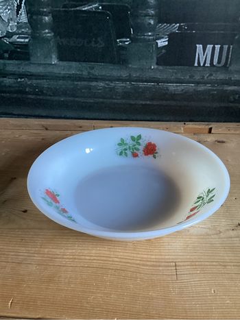 Plat rond arcopal motif rose