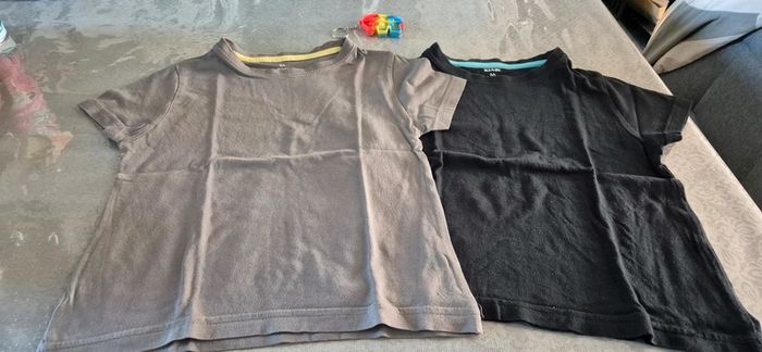 Lot de 2 Tee-shirts kiabi 5 ans