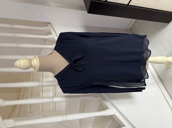Blouse manches longues Tommy Hilfiger bleu marine avec petit laçage au niveau du col