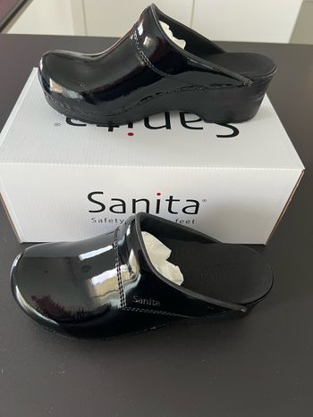 Sabot sanita noir brillant 41
