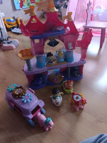 Lot tut tut les copains avec château de princesse