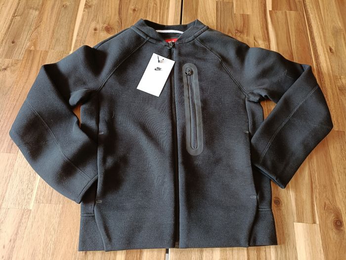 Gilet Nike enfant taille 8-10 ans