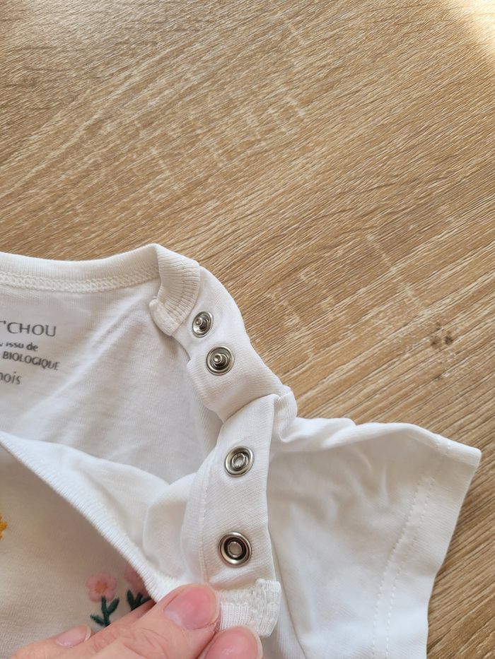 T-shirt blanc broderie fleurs bout'chou - photo numéro 4