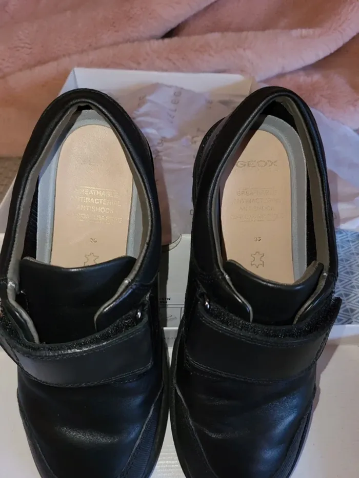 Geox chaussures noire en cuir Taille 35 très bon état - photo numéro 4