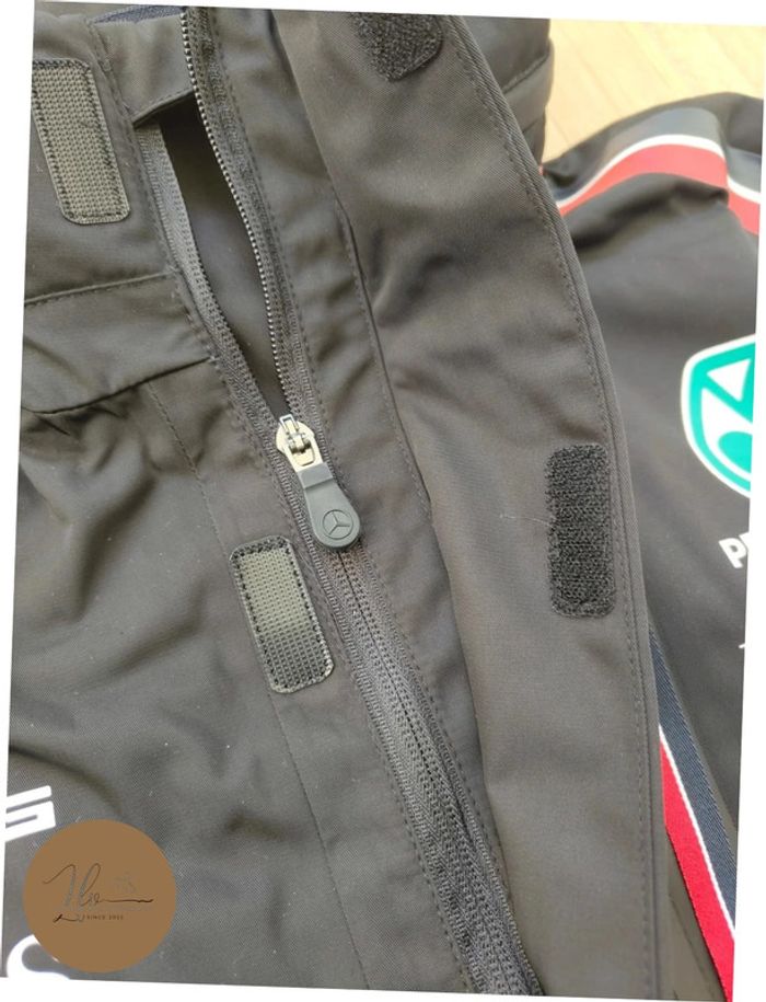 Manteau imperméable à capuche Mercedes Taille M - photo numéro 4