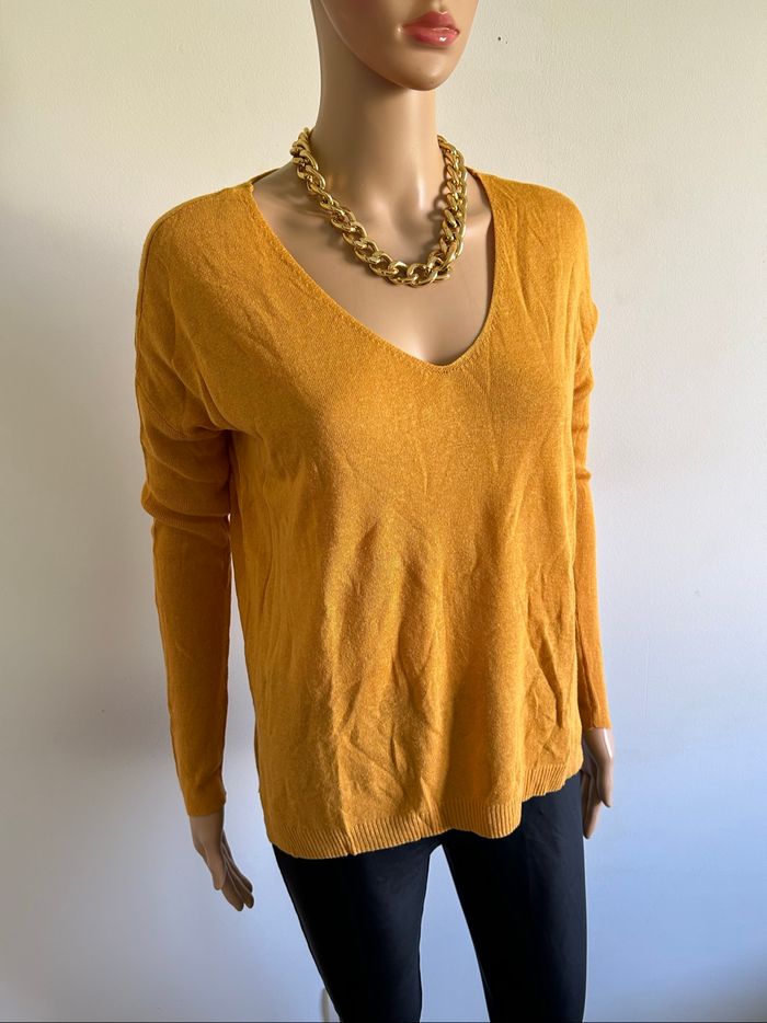 Pull jaune moutarde à manches longues Caroll taille XS TBE - photo numéro 2