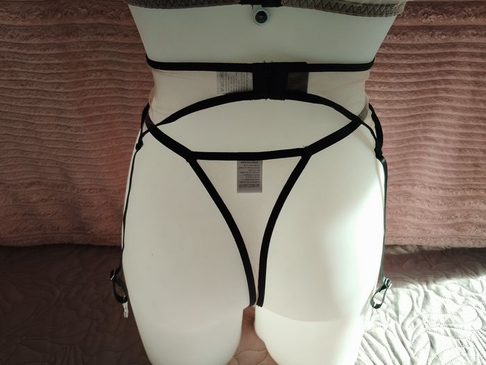 Ensemble complet porte-jarretelles - photo numéro 8