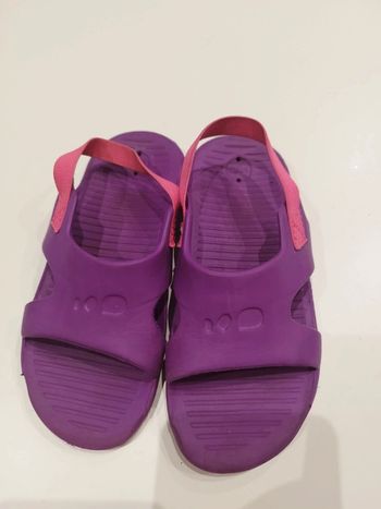 Sandales claquettes piscine