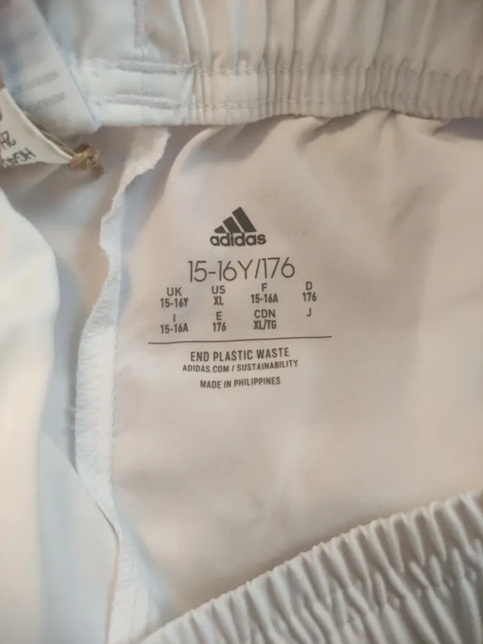 Pantalon de foot Real Madrid, Adidas Authentique Officiel taille enfant 15/16 ans, Neuf - photo numéro 10