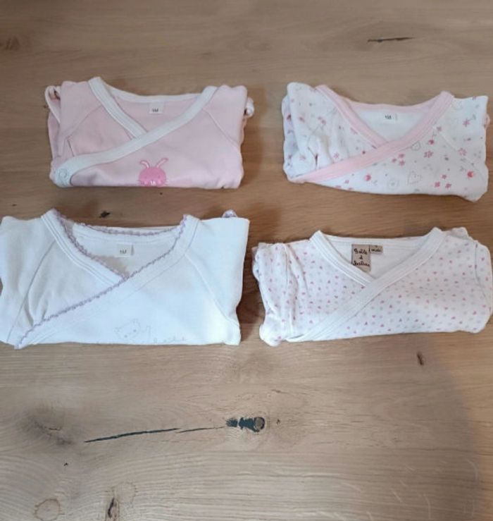 Lot Bodies fille 1 mois - photo numéro 4