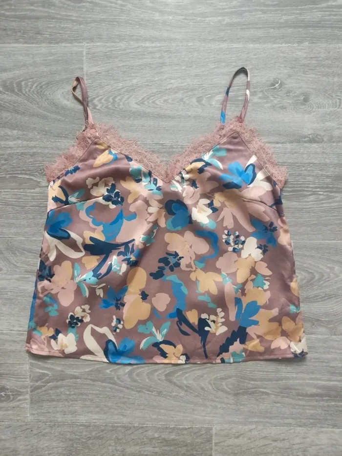 Caraco débardeur à bretelles dentelle motif fleuri taupe bleu beige taille XS Molly Bracken - photo numéro 6