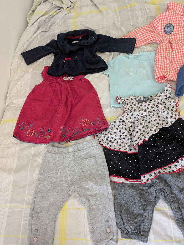 Lot vêtements 12 mois - photo numéro 2