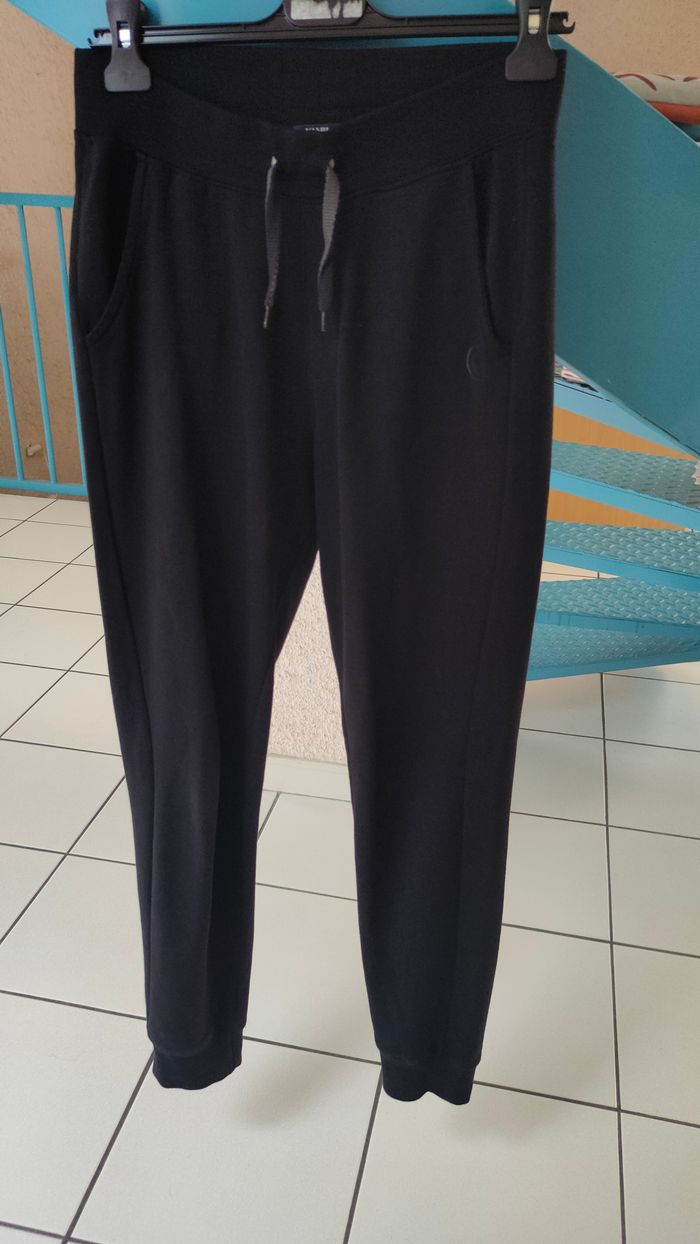 Bas de jogging noir KIABI taille 34 (14 ans) comme NEUF