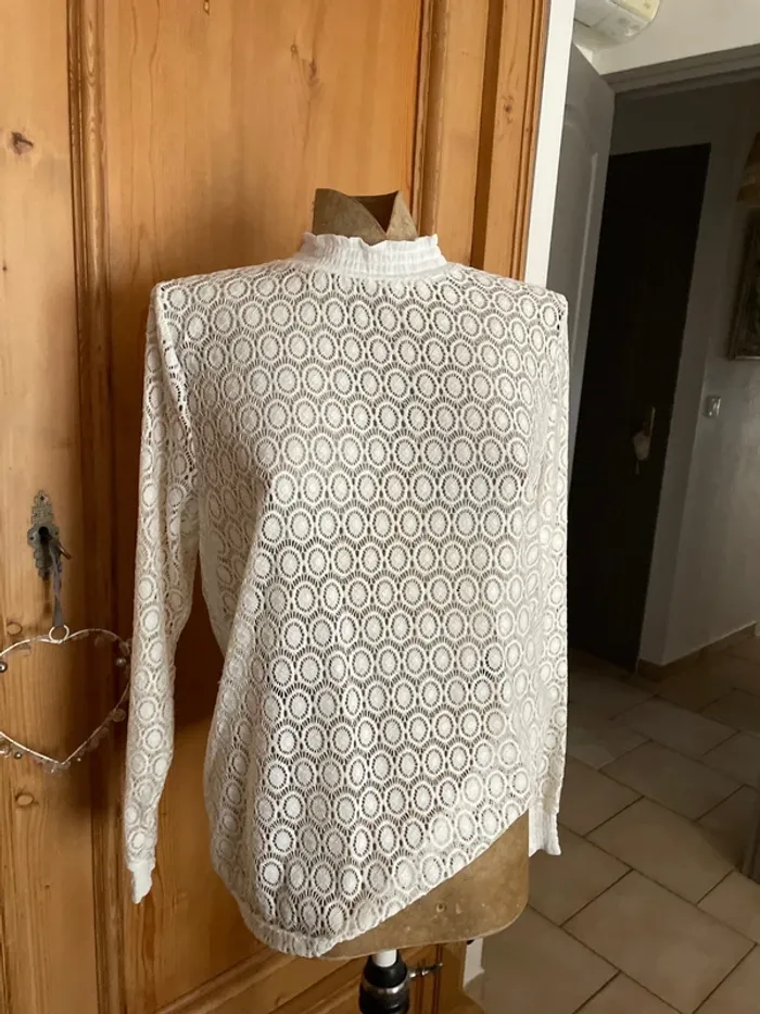 Blouse écru dentelle