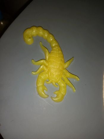Figurine scorpion en résine epoxy