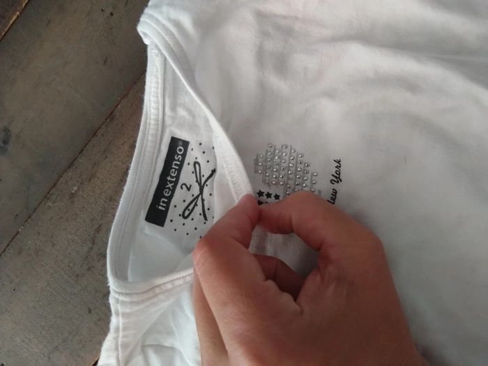 Ensemble lot t shirts et jupe simili cuir 2 ans - photo numéro 4