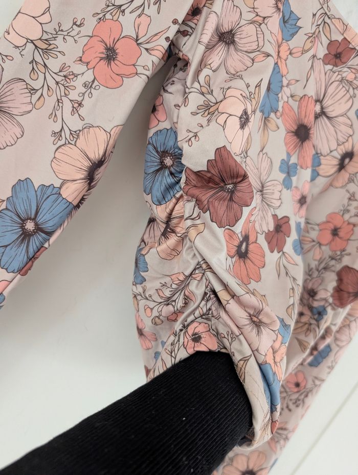 Haut fleuri manches longues Emery Rose – Taille L – Très bon état - photo numéro 2