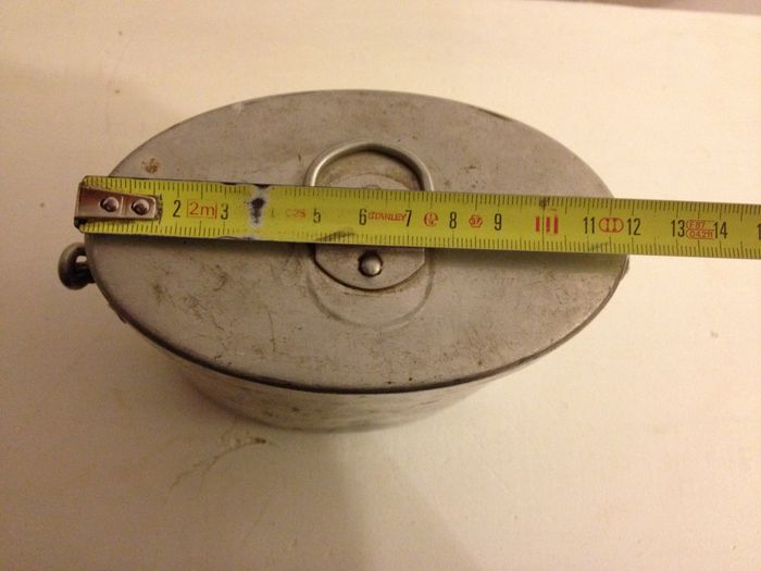 Ancien mini sceau en aluminium gris clair  avec anse et couvercle pour décoration ou autre - photo numéro 10