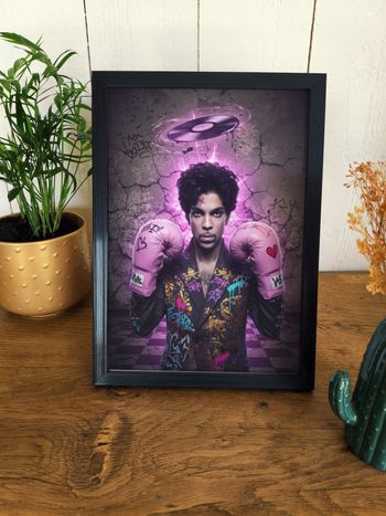 Poster Affiche A4 (21 × 29,7 cm) street pop violet – Déco murale inspirée de l’univers musical