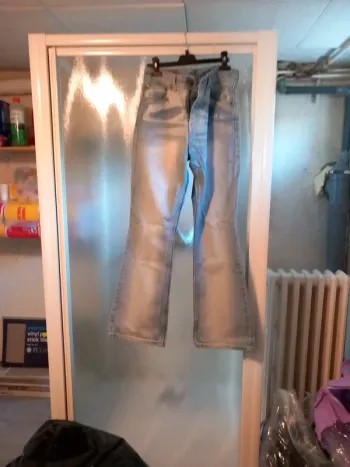 Lot 2 jean un Levis ET 1Lee cooper