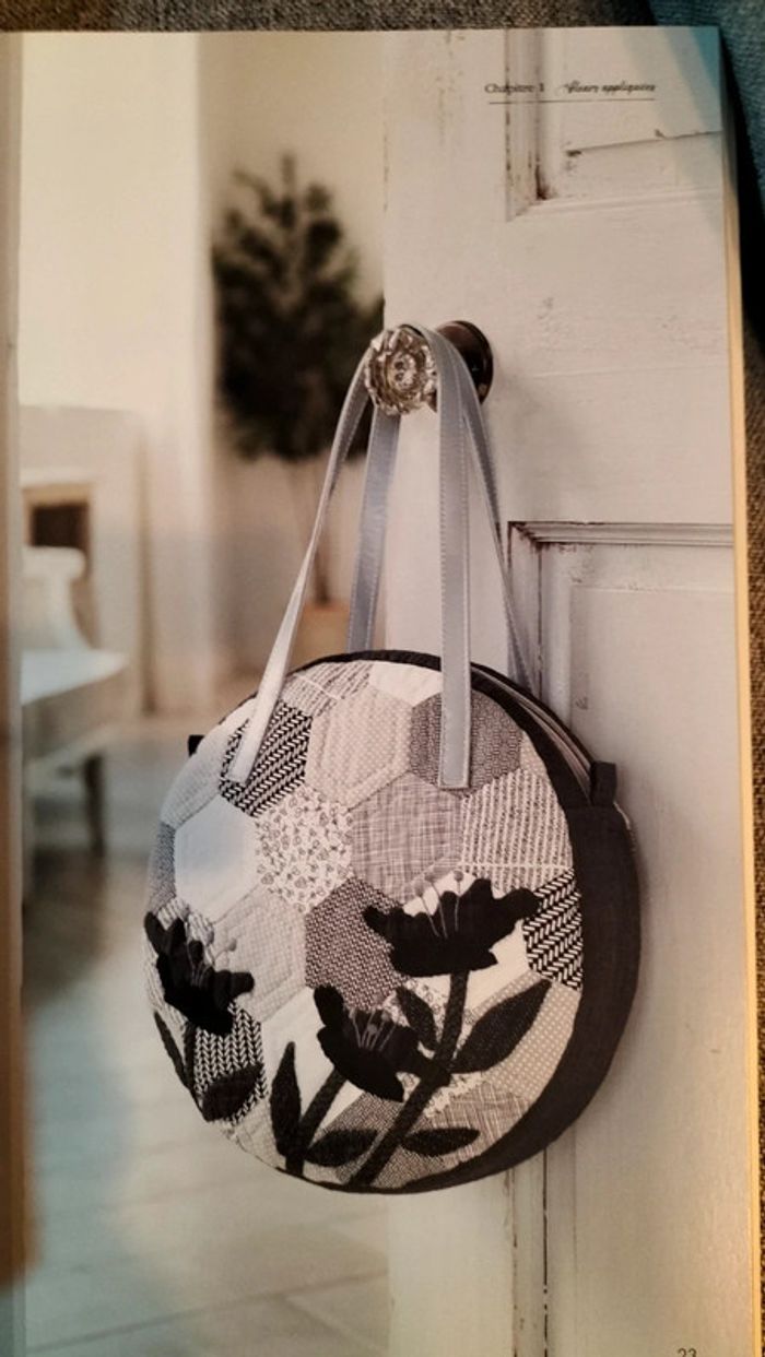 Fleurs appliquées &Mila en dentelles - photo numéro 6