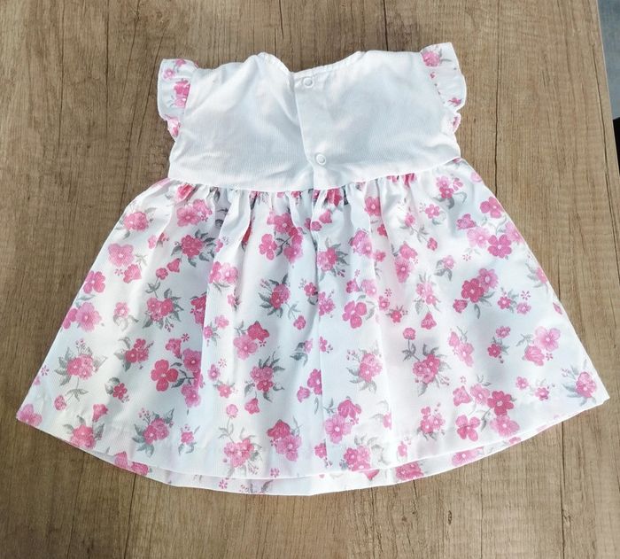 Robe fille manches courtes blanche et fleurs roses 1 mois - photo numéro 2