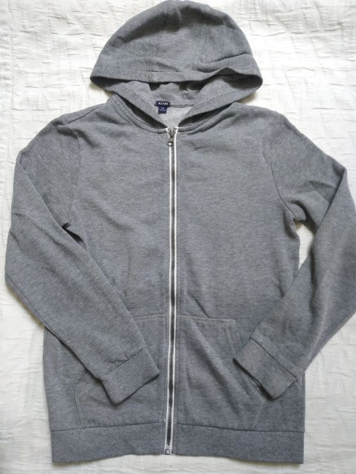 Kiabi sweat gris capuche 12 ans