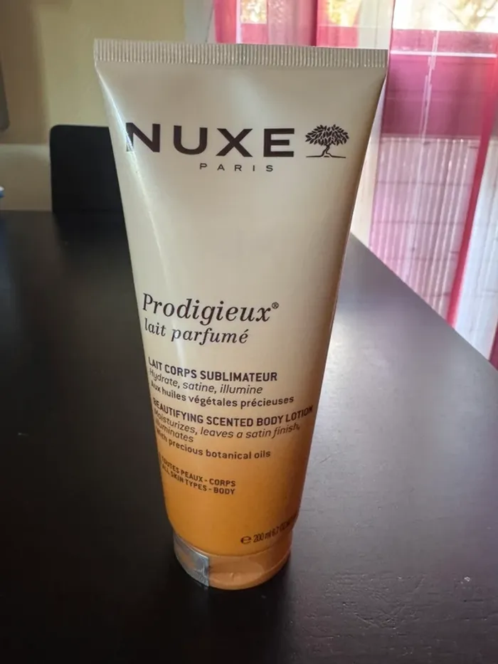 Nuxe prodigieux lait parfumé