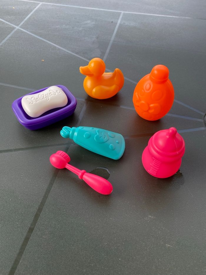 Baignoire pour poupons et accessoires - photo numéro 2