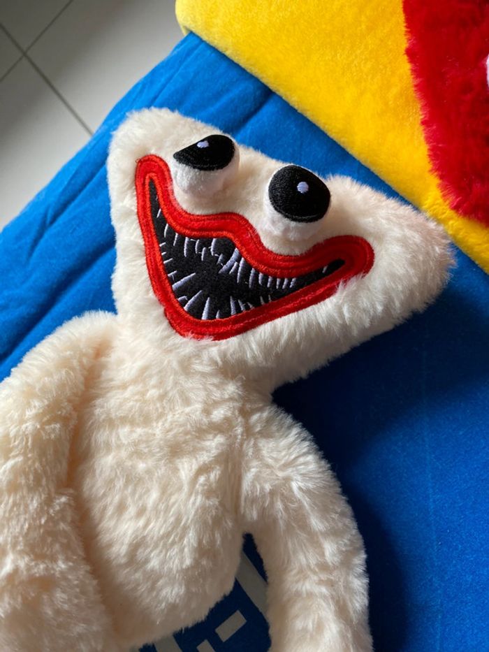 Peluche huggy - photo numéro 4