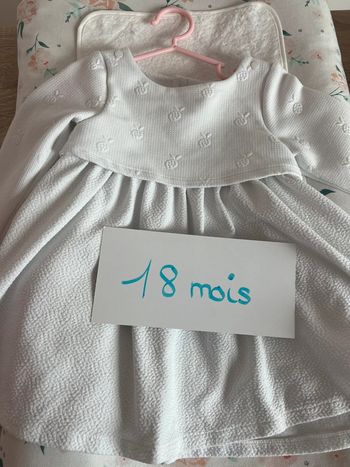 Robe 18 mois Obaibi comme neuve