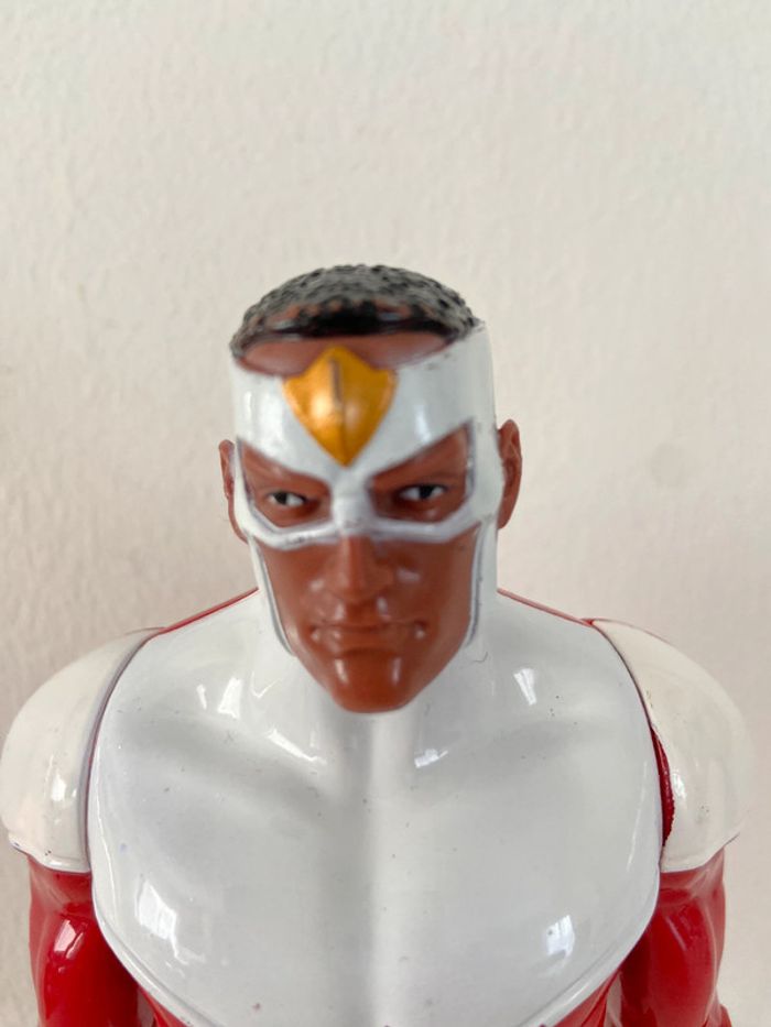 Figurine Marvel Avengers Falcon rouge blanc hasbro 2014 - photo numéro 2