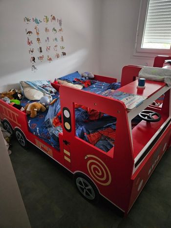 2 lit camions de pompier + matelas