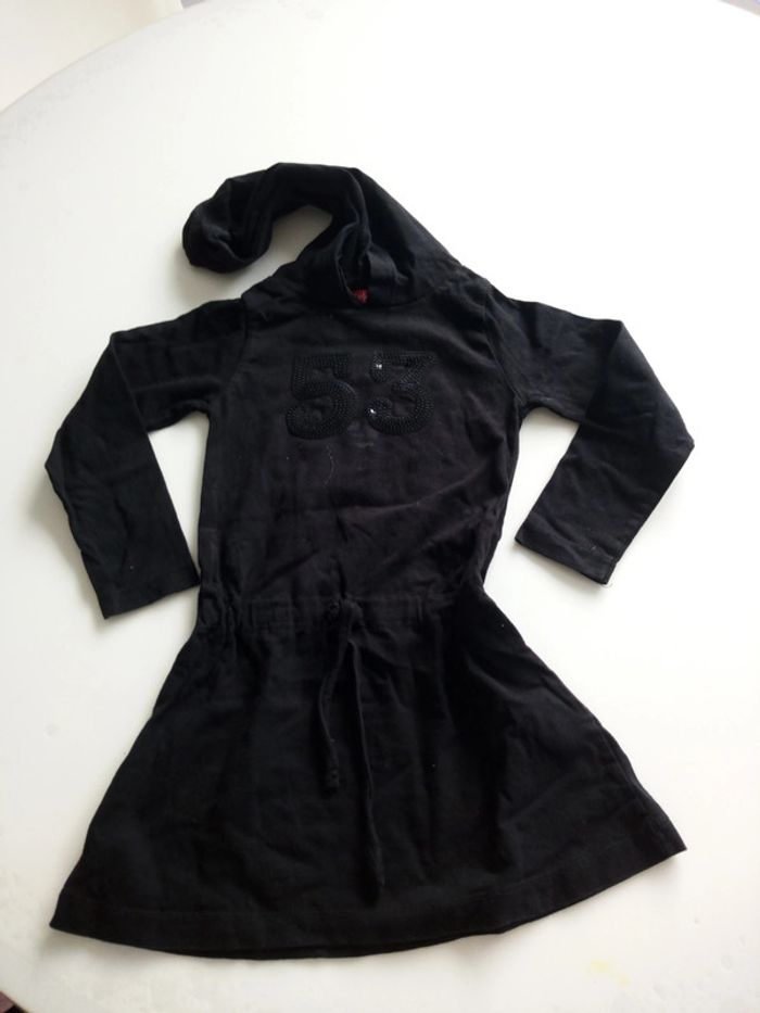 Robe manche longue avec capuche