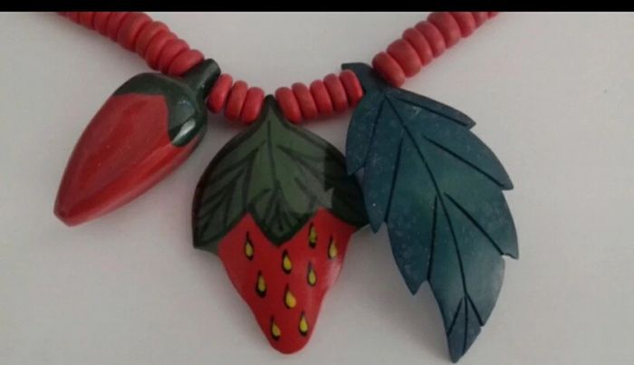 Collier et boucles d'oreilles fraises - photo numéro 2