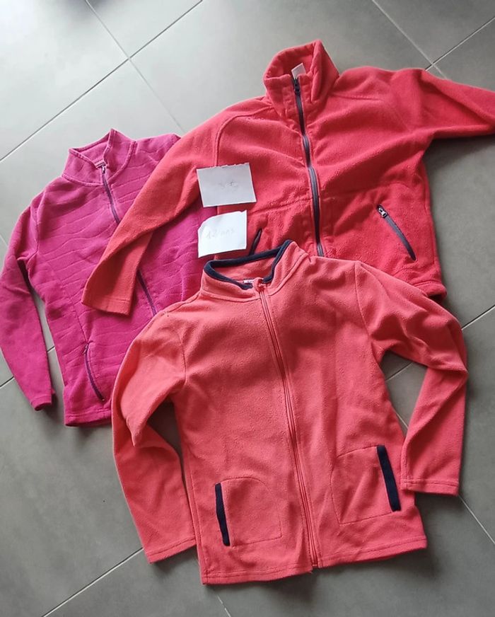 Lot 3 pulls zippés  12 ans