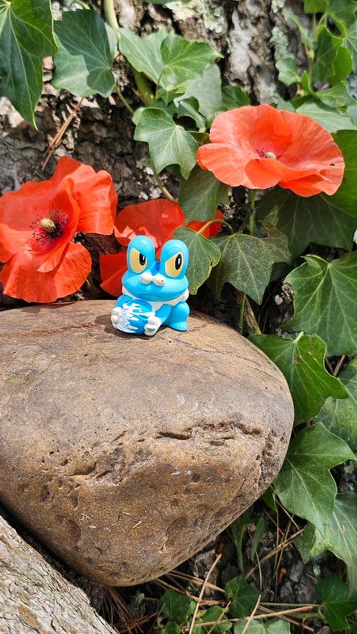 Super figurine Pokemon Nintendo finger puppet Grenousse