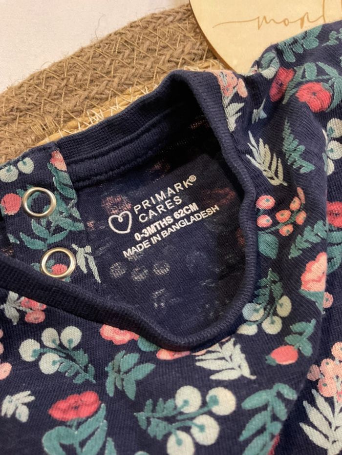 Ensemble fille haut manche longue et salopette fleuri - photo numéro 3